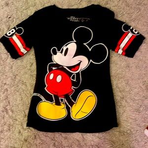 Disney shirt size medium